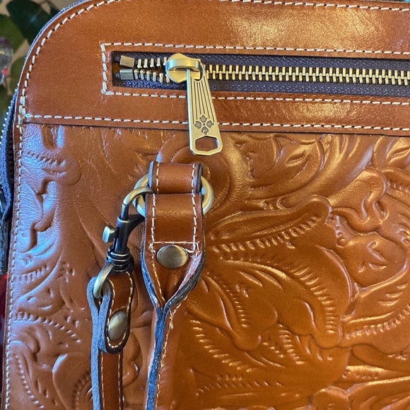 Patricia Nash tooled leather satchel/crossbody - Picture 5 of 7